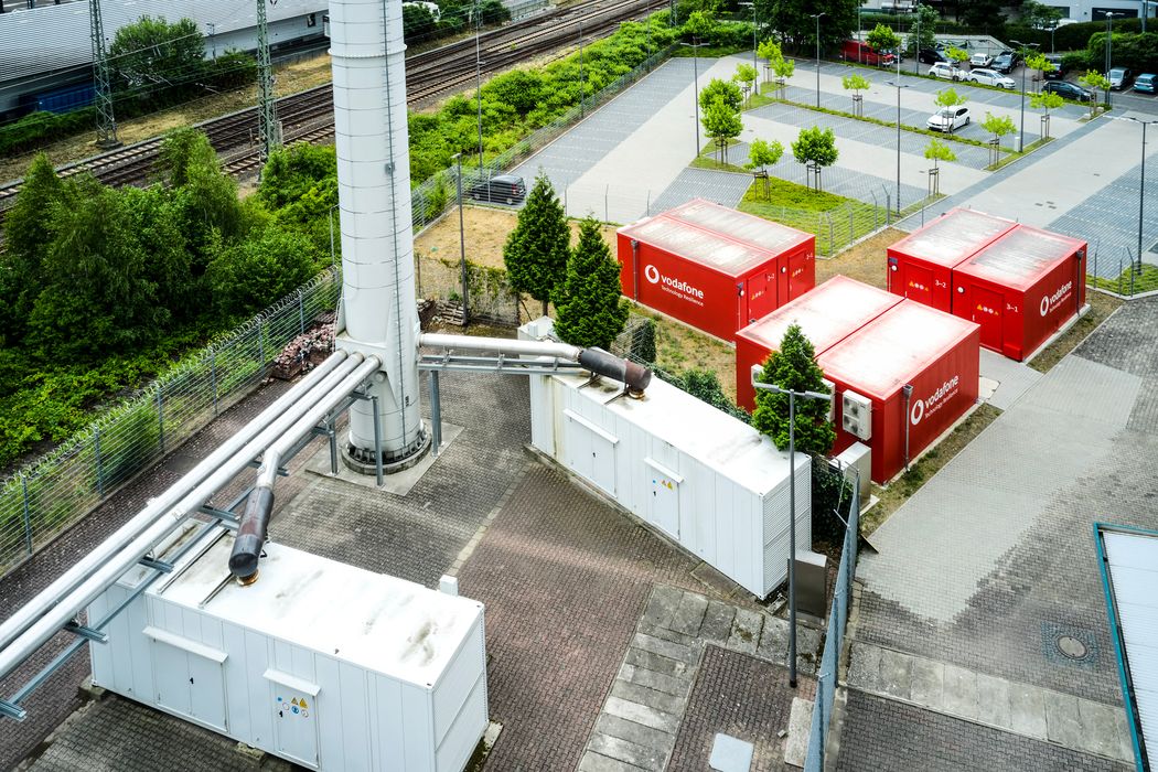 Netzausbau: Bei Ausfällen im Festnetz können Notfall-Container-Systeme eine komplette Vermittlungsstelle für mehrere Zehntausend Anschlüsse ersetzen.